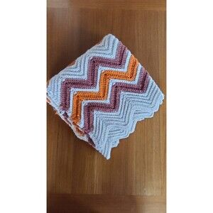 Small Zigzag Pattern Handmade Blanket
